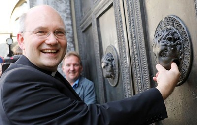 Foto: c@Bistum Aachen_Andreas Steindl[/caption]

Dr. Helmut Dieser, der neu ernannte Bischof von Aachen, wird <strong srcset=